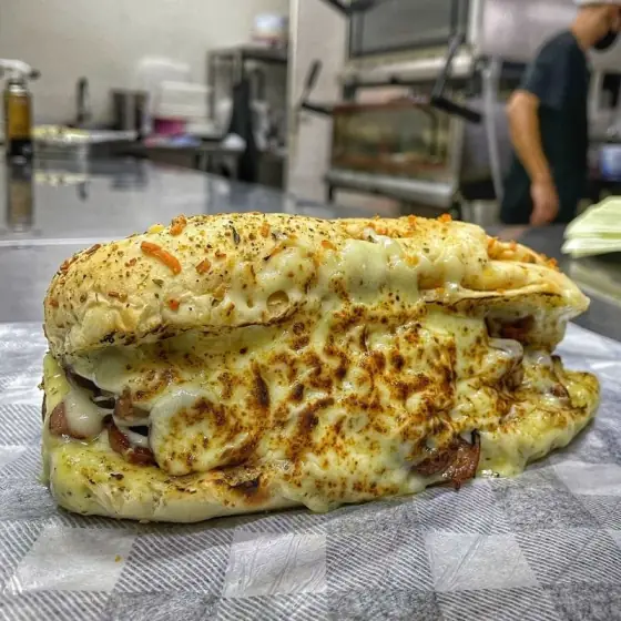 Pão de alho com calabresa defumada