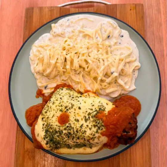 Parmegiana com massa artesanal